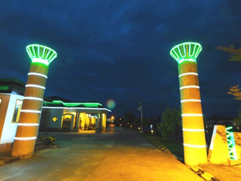 The Golden Lake Hotel Naypyidaw Exteriér fotografie